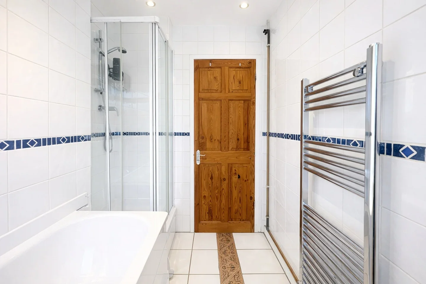 Room Upton Road in Greater London