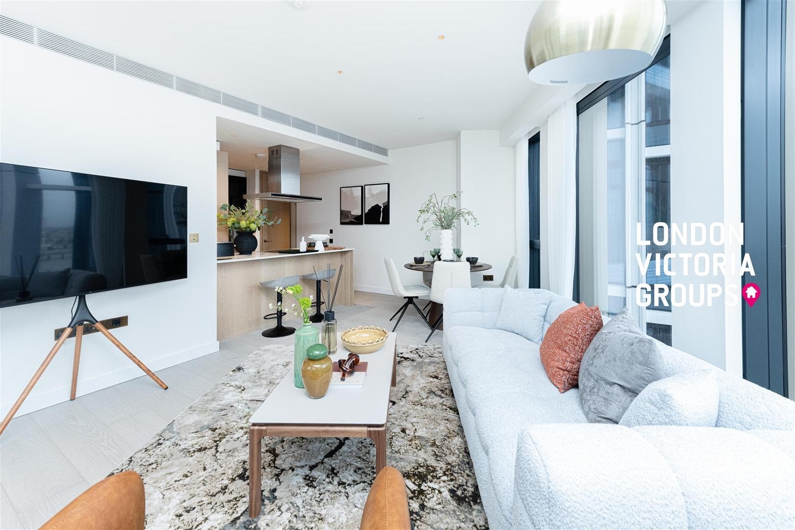 Flat Nine Elms Lane in Greater London