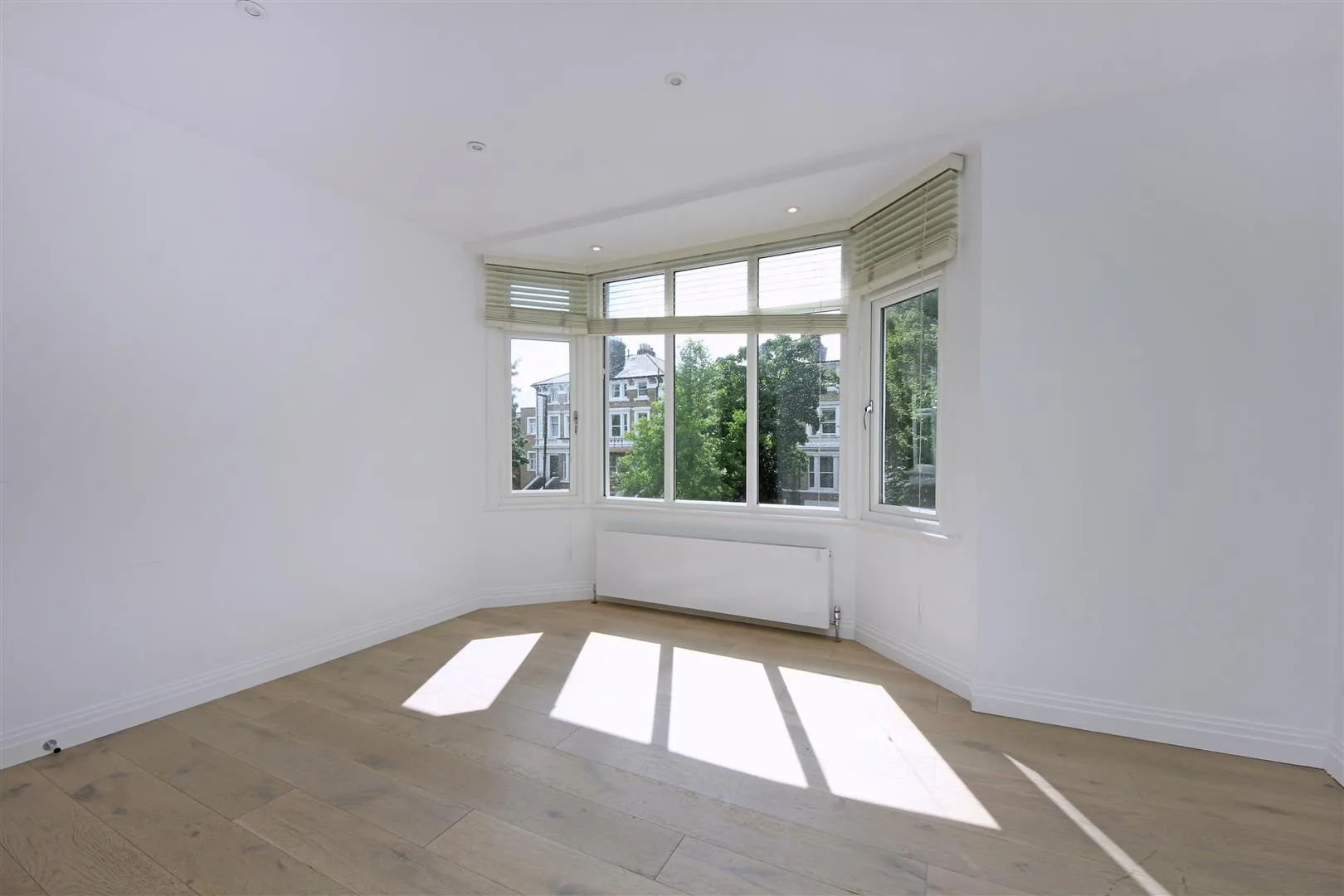 Flat Argyle Road in Greater London