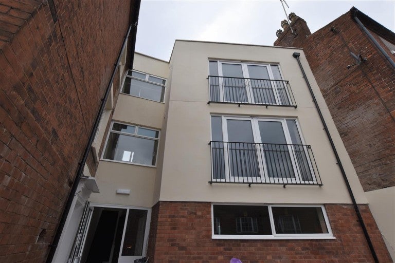 Flat Sansome Place in Worcester