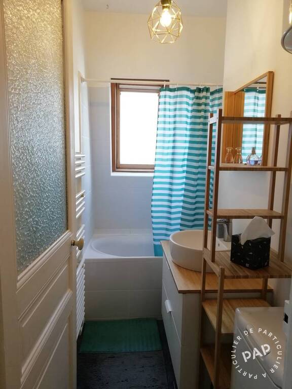 Flat Rue Pouchet in Paris
