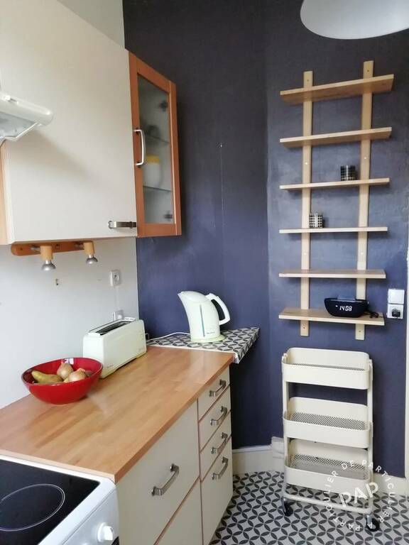 Flat Rue Pouchet in Paris