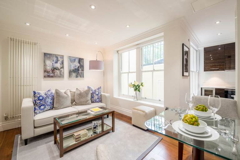 Flat Kensington Gardens Square in City of Westminster