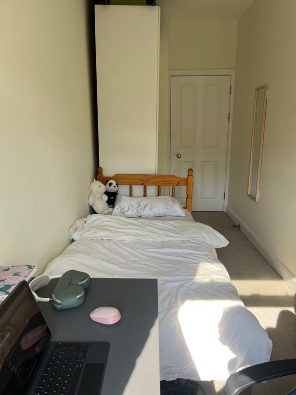 Room Grange Park in Greater London