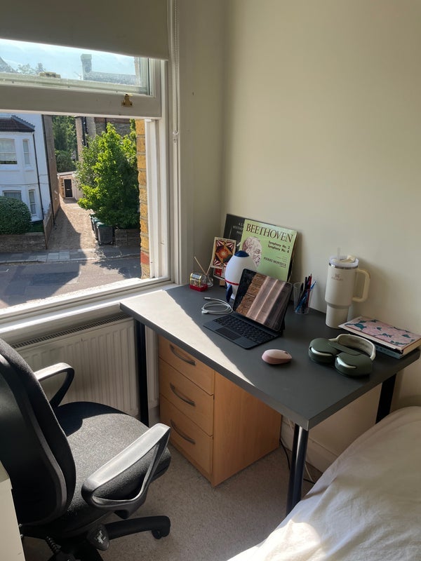 Room Grange Park in Greater London
