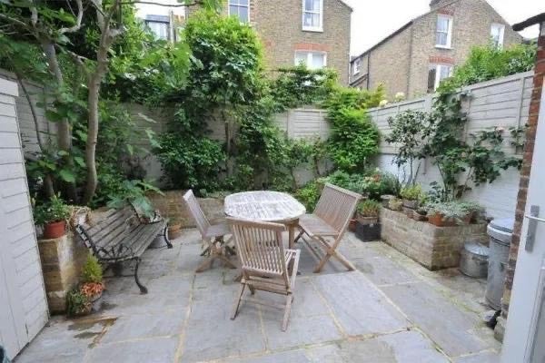 Room Kyrle Road in Greater London