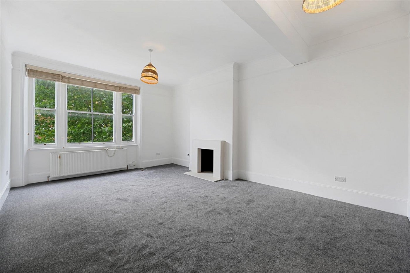 Flat Exeter Road in Greater London