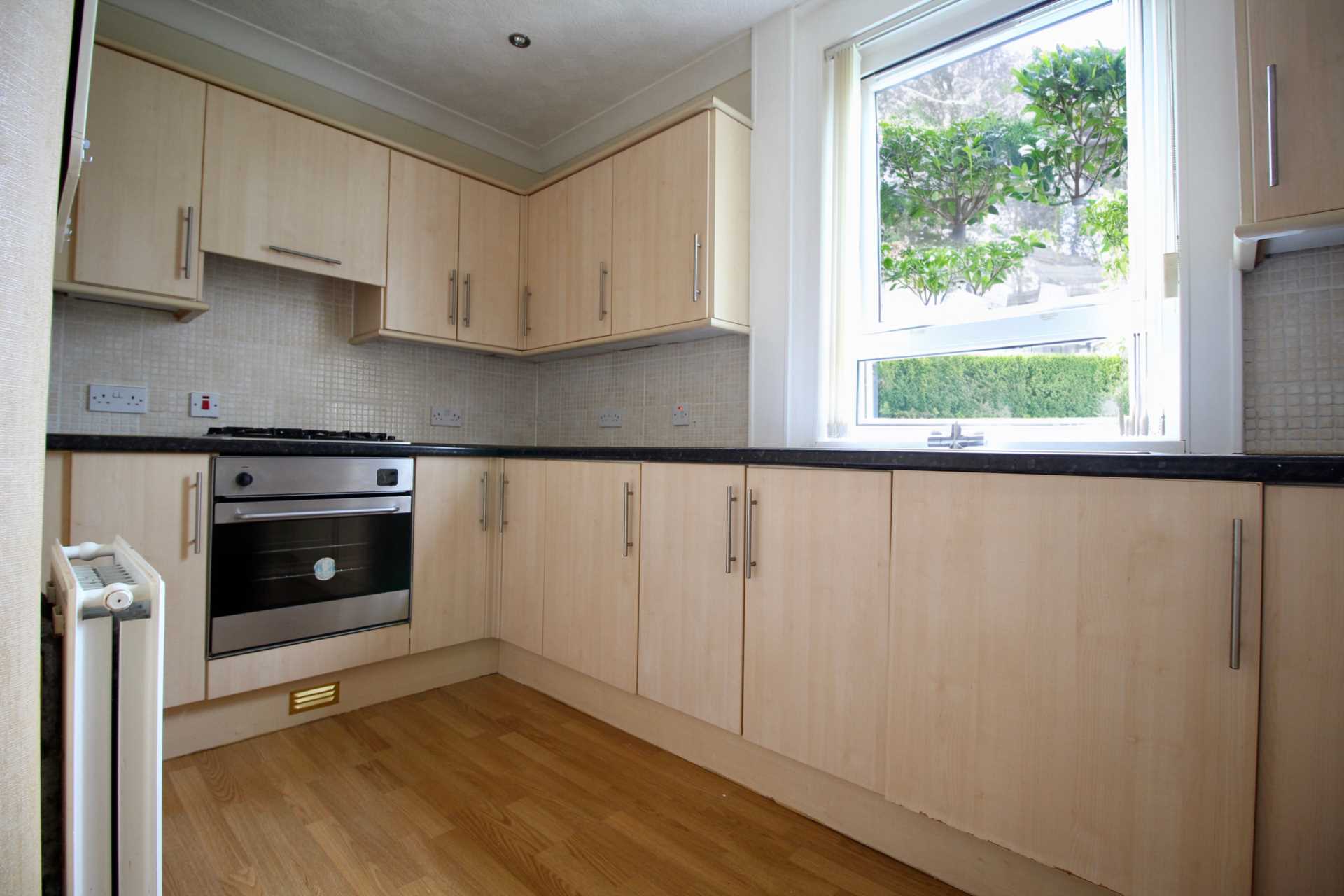 Flat Lyle Crescent in Bishopton
