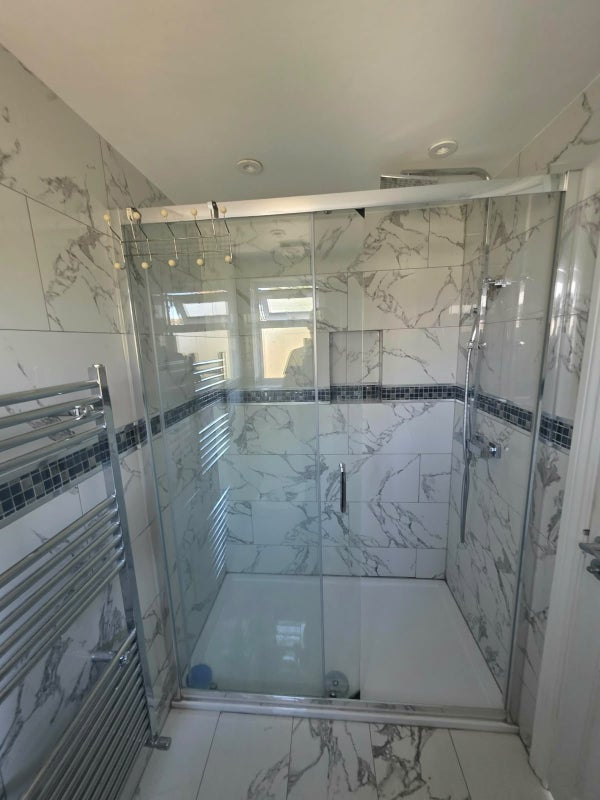 Room Kynaston Avenue in Greater London