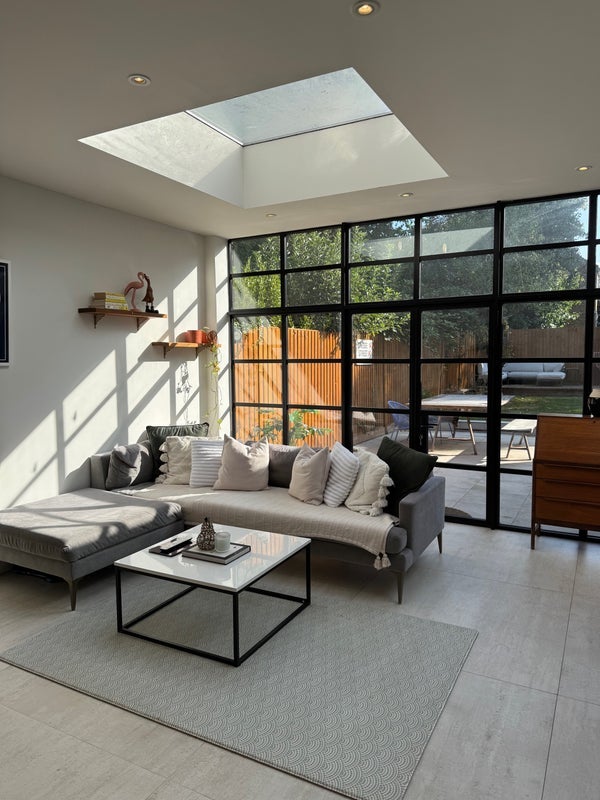 Room Sutherland Grove in Greater London