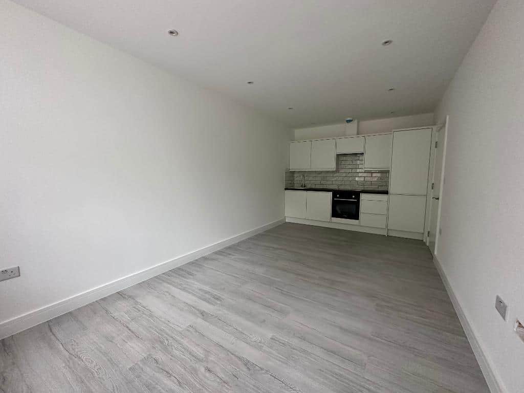 Flat Southchurch Road in Southend-on-Sea
