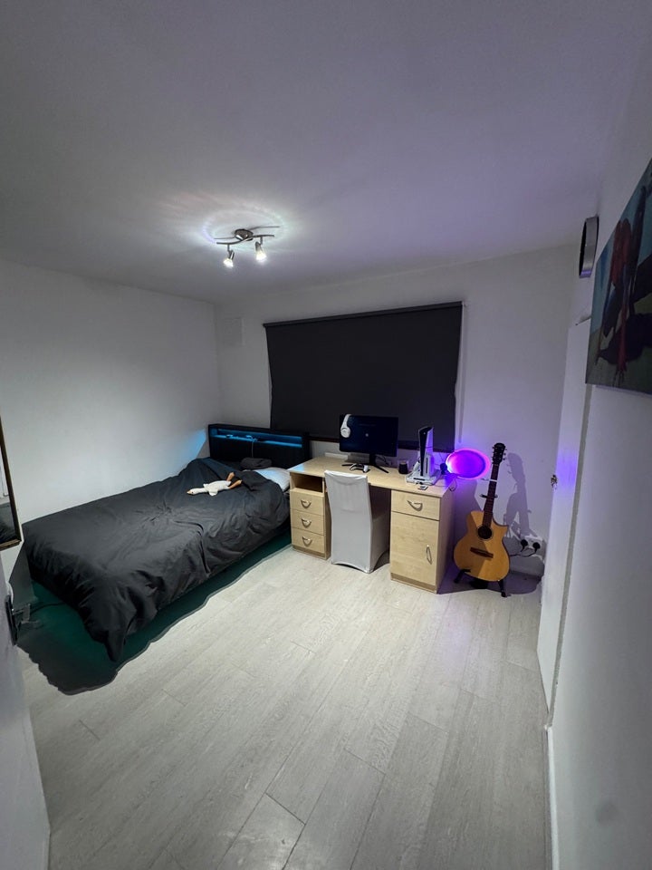 Room Cygnet Avenue in Greater London