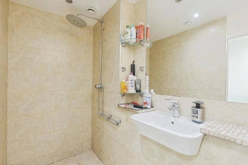 Room Bremner Close in Swanley