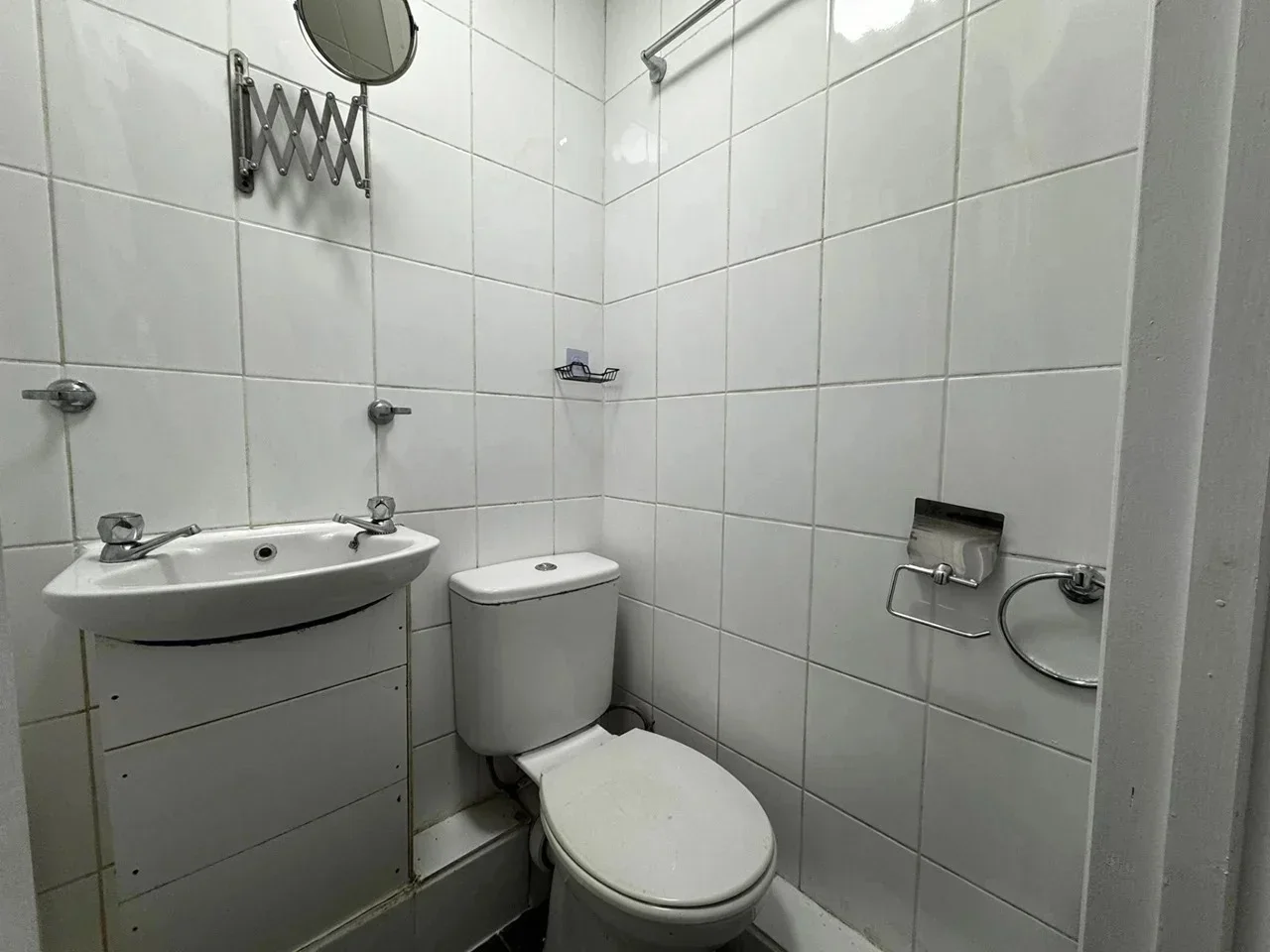 Flat Radnor Close in Greater London