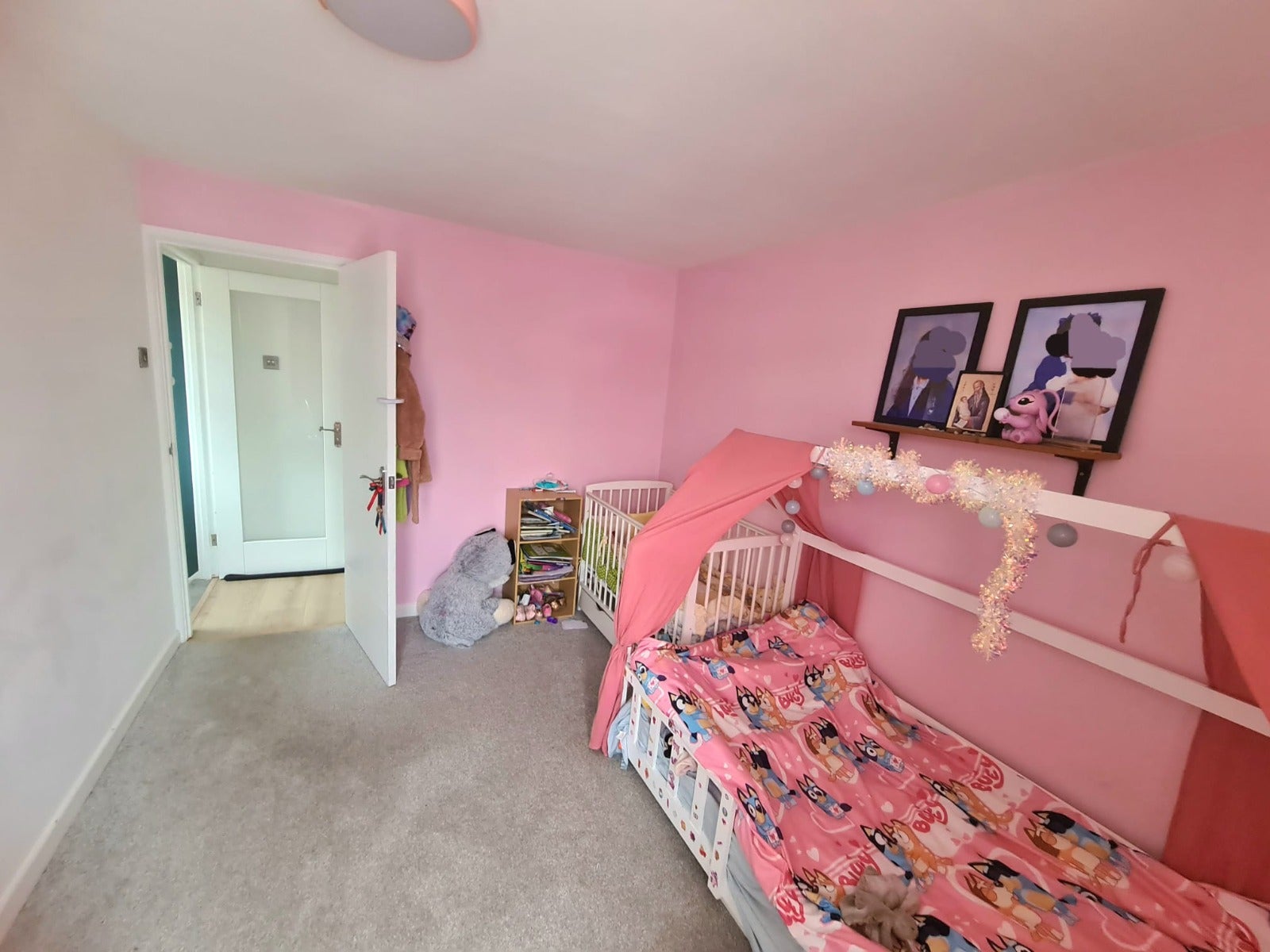 Flat Stains Close in Cheshunt