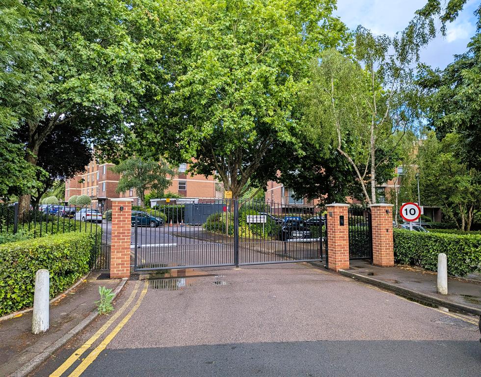Flat Brent View Road in Greater London