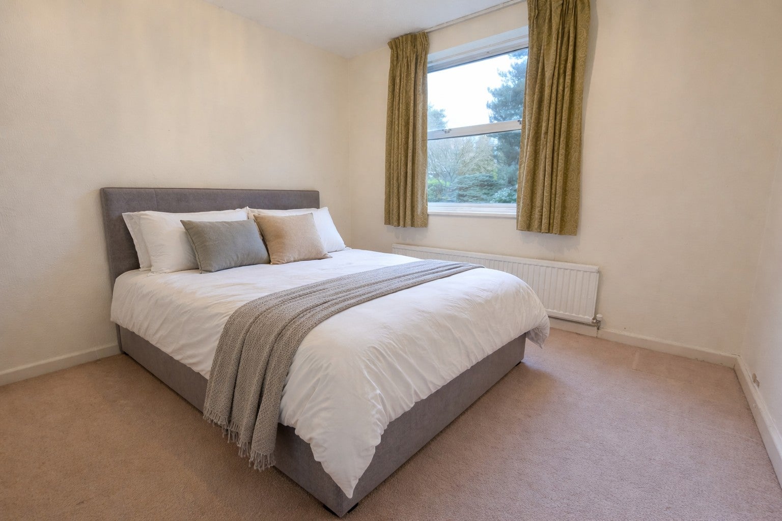 Flat Brent View Road in Greater London
