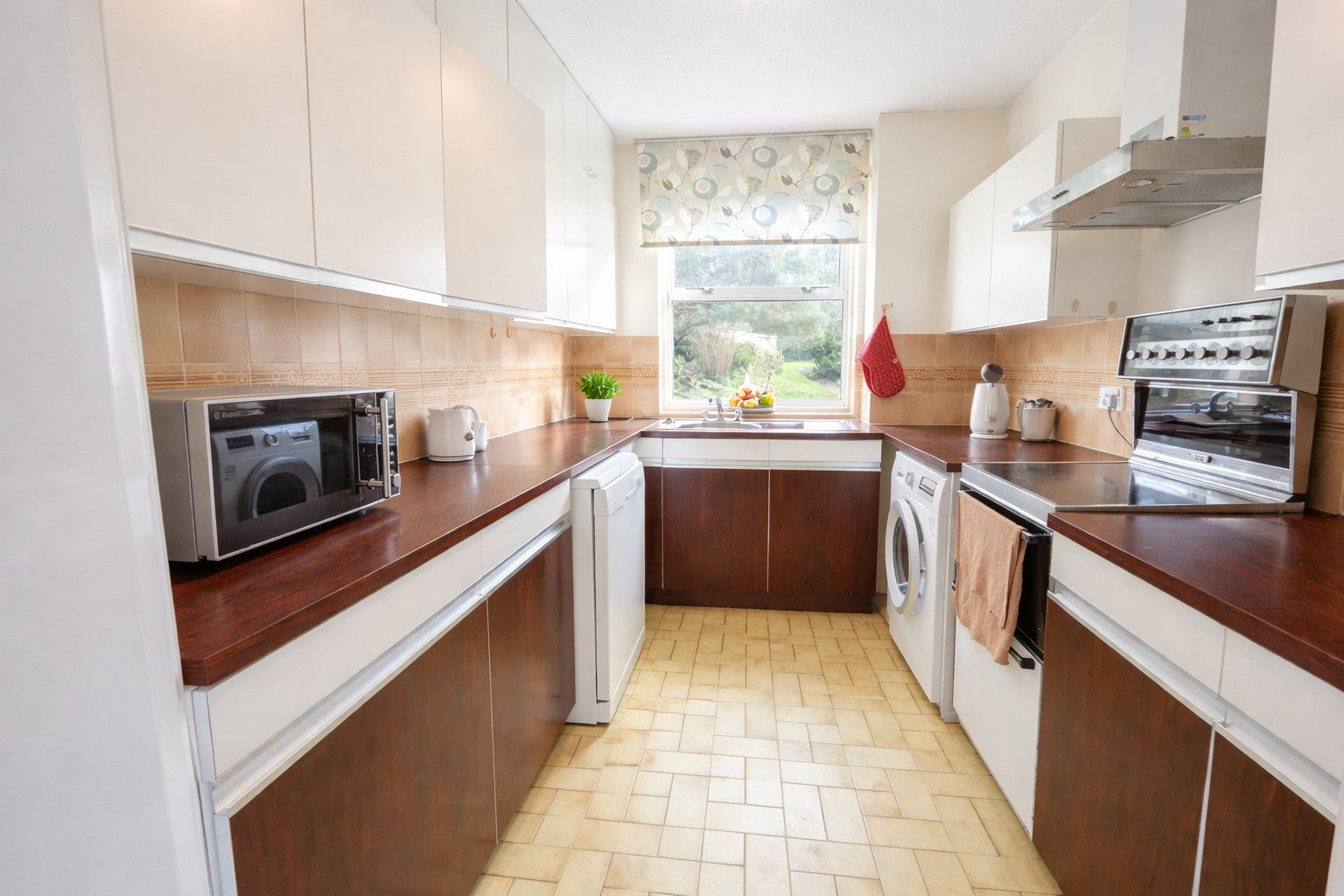 Flat Brent View Road in Greater London