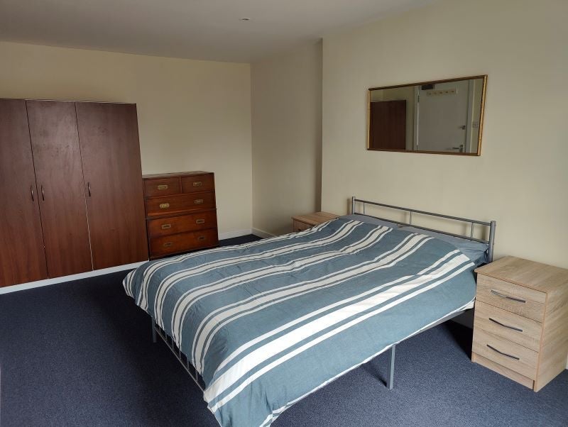 Room Uxbridge Road in Greater London