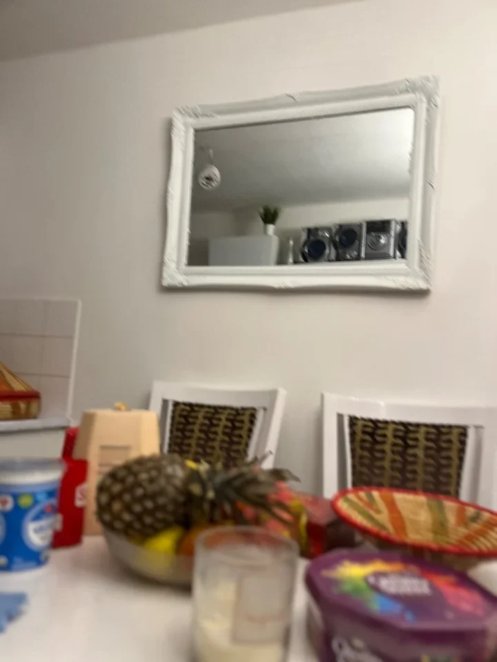 Room Sycamore Avenue in Greater London