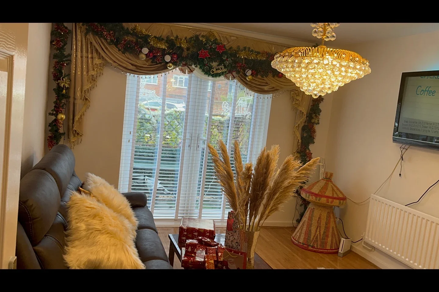 Room Sycamore Avenue in Greater London