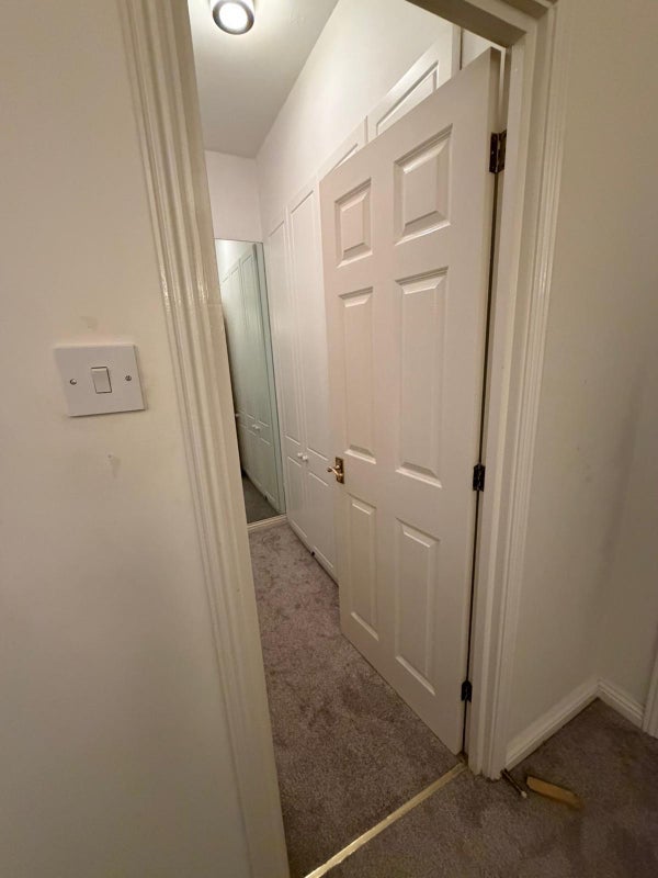 Room Narrow Street in Greater London