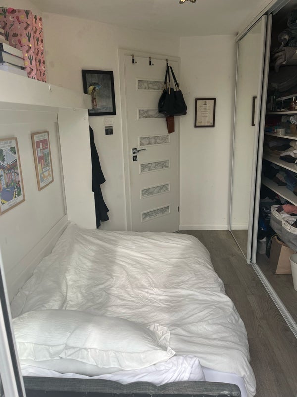 Room O'Leary Square in Greater London