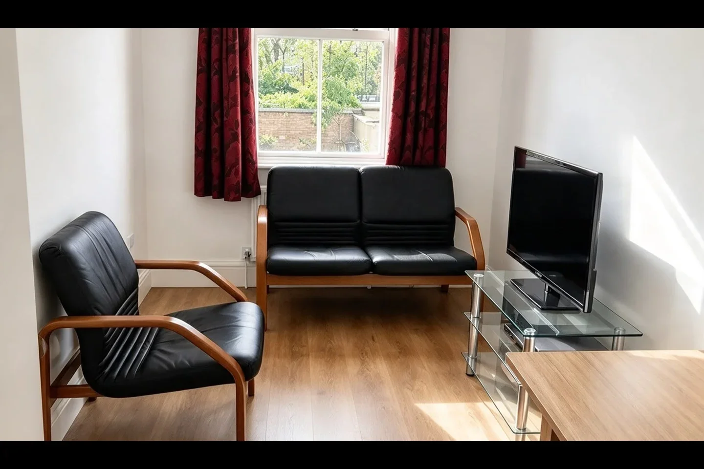 Flat Hermit Road in Greater London