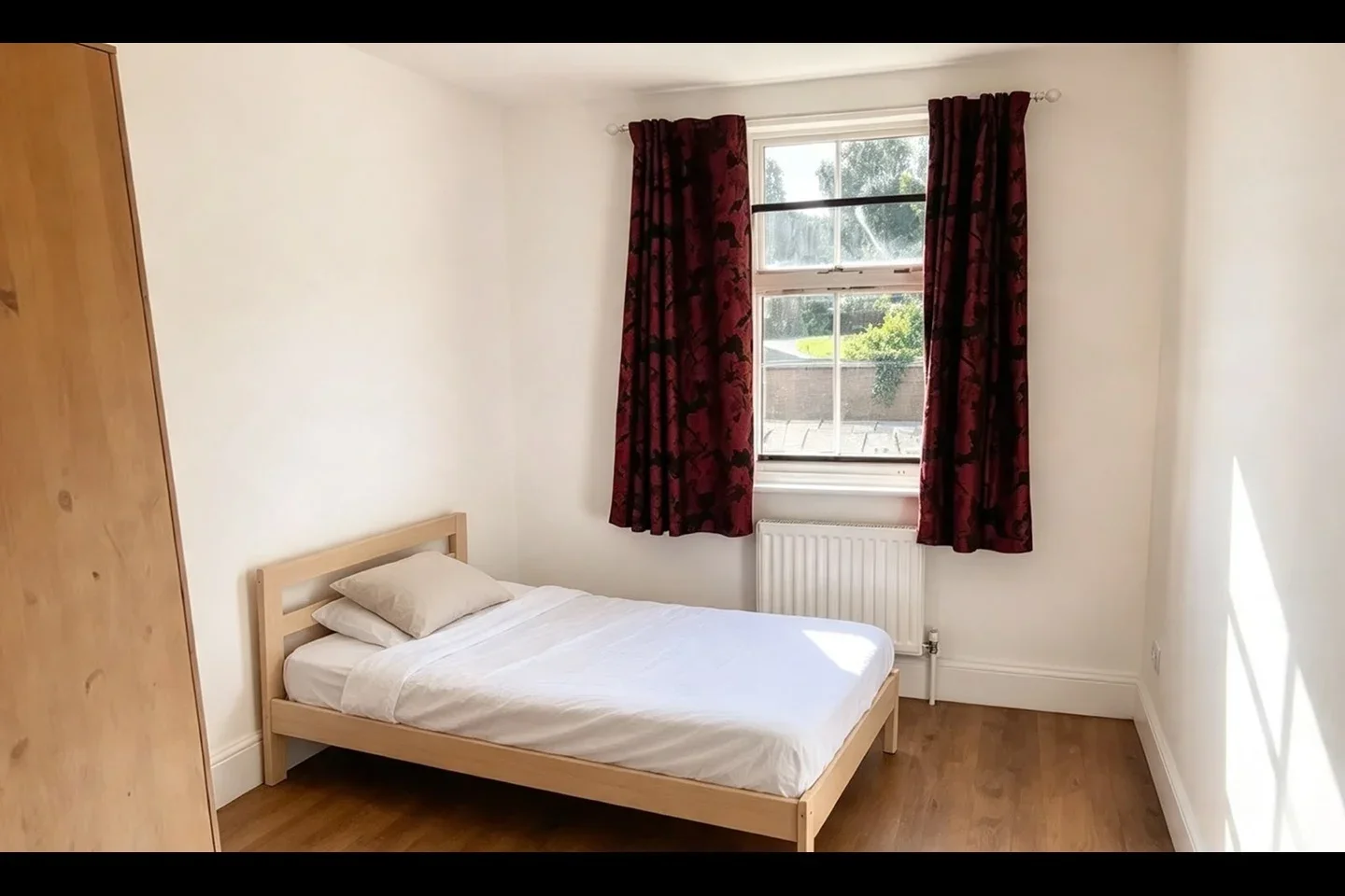 Flat Hermit Road in Greater London