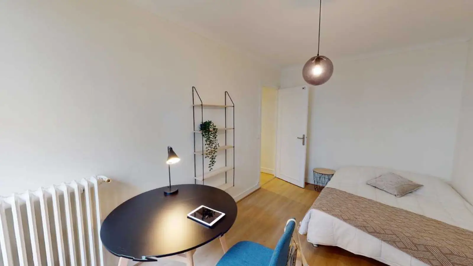 Chambre Rue de Saussure à Paris