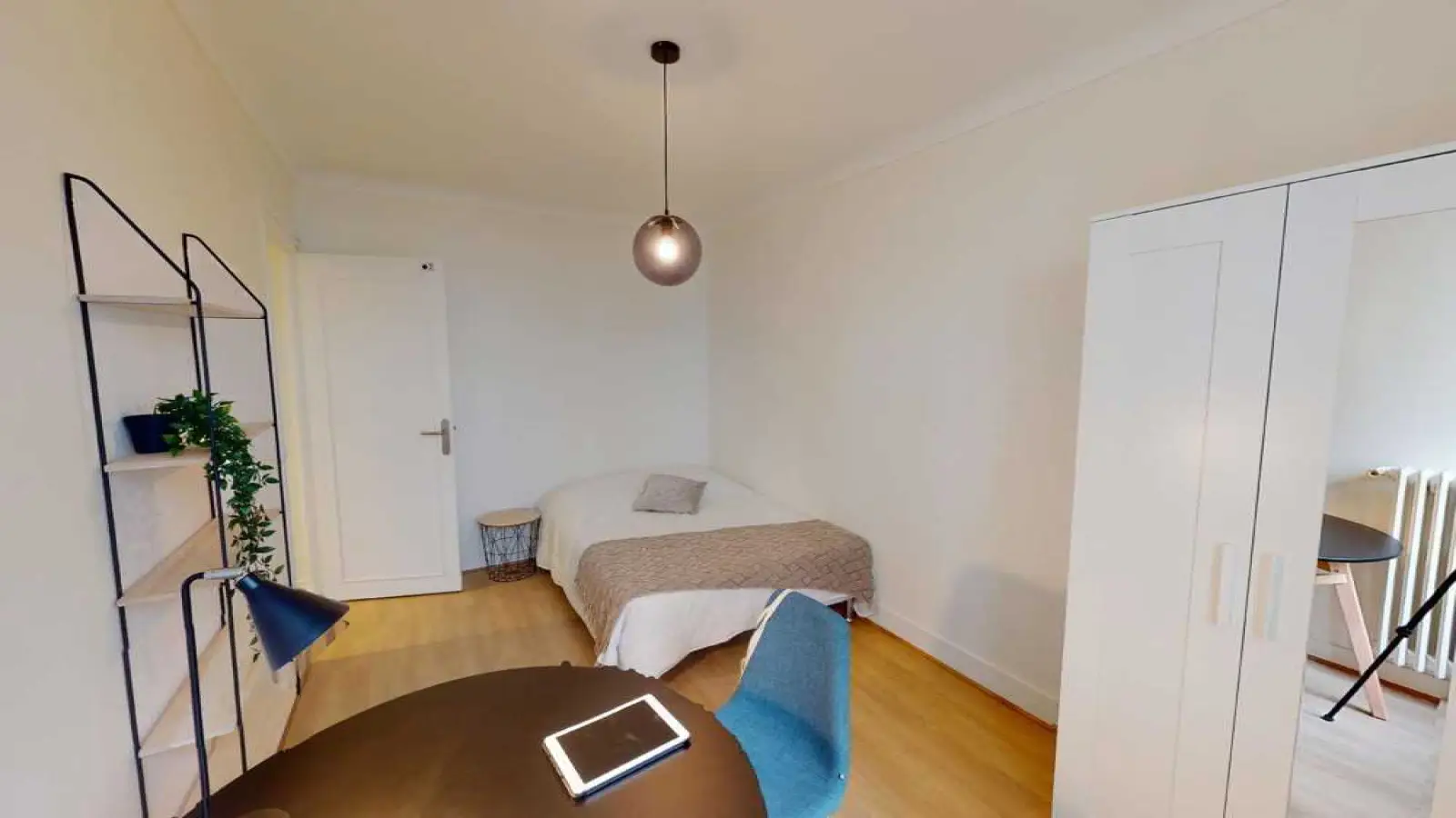 Chambre Rue de Saussure à Paris