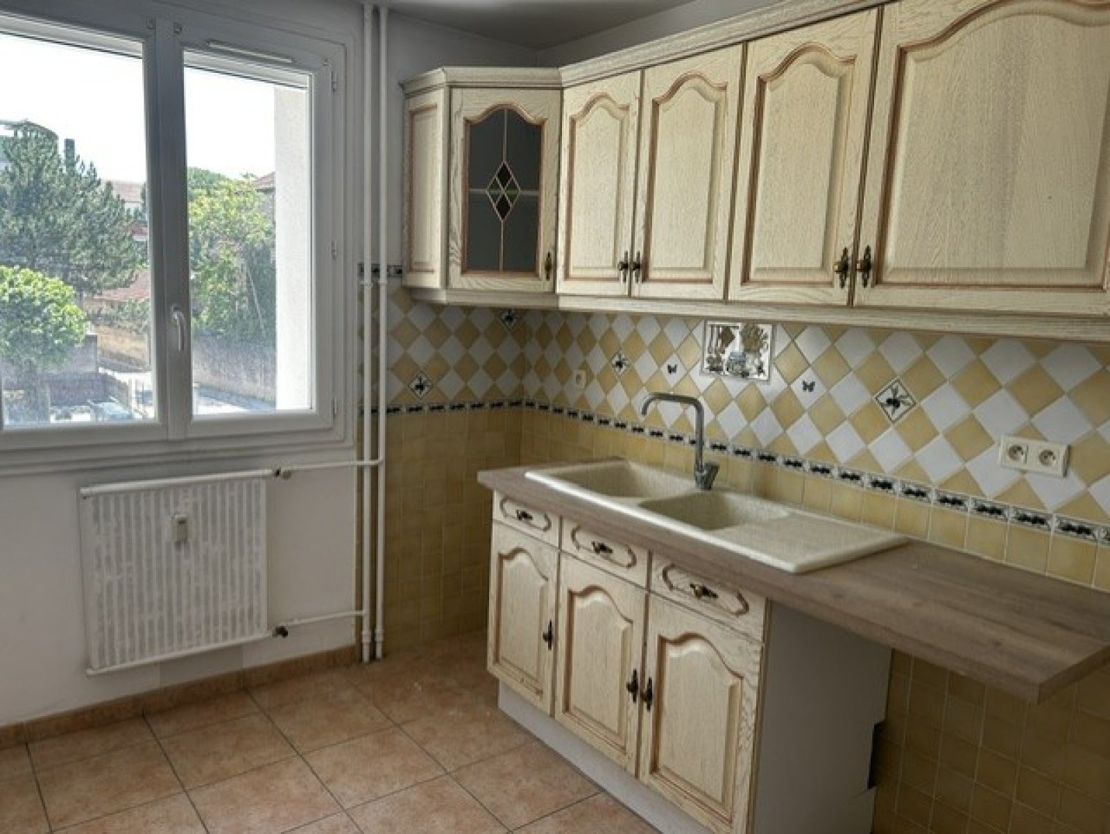 Flat Rue Yves Chaze in Montélimar