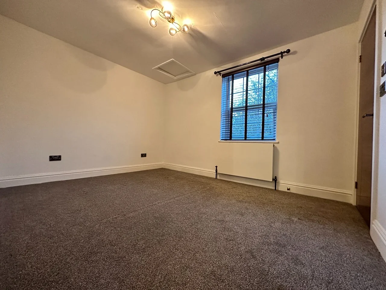Flat Grosvenor Road in Bristol