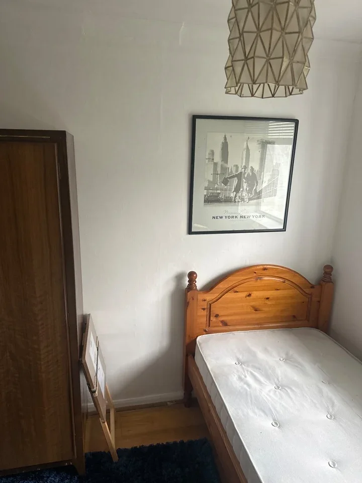 Room Punch Copse Road in Crawley