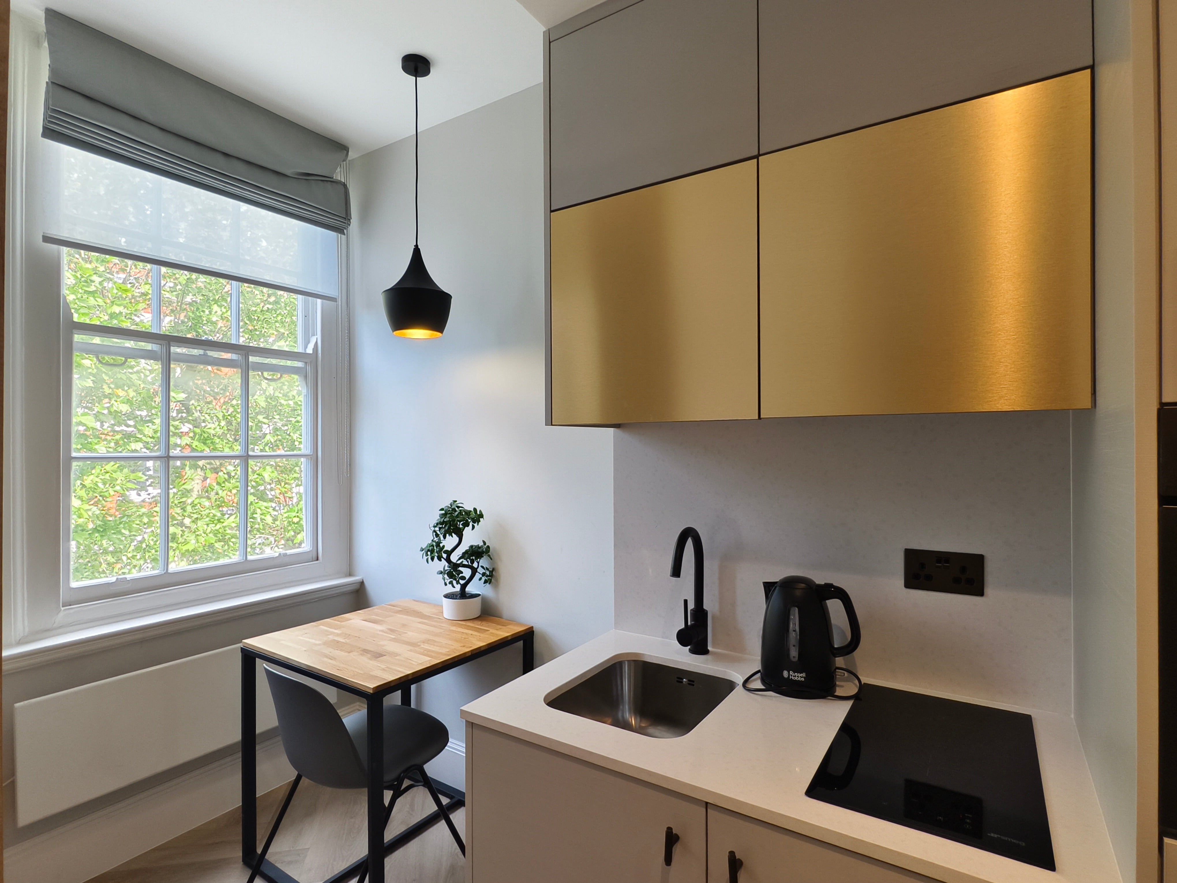 Flat Sloane Avenue in Greater London