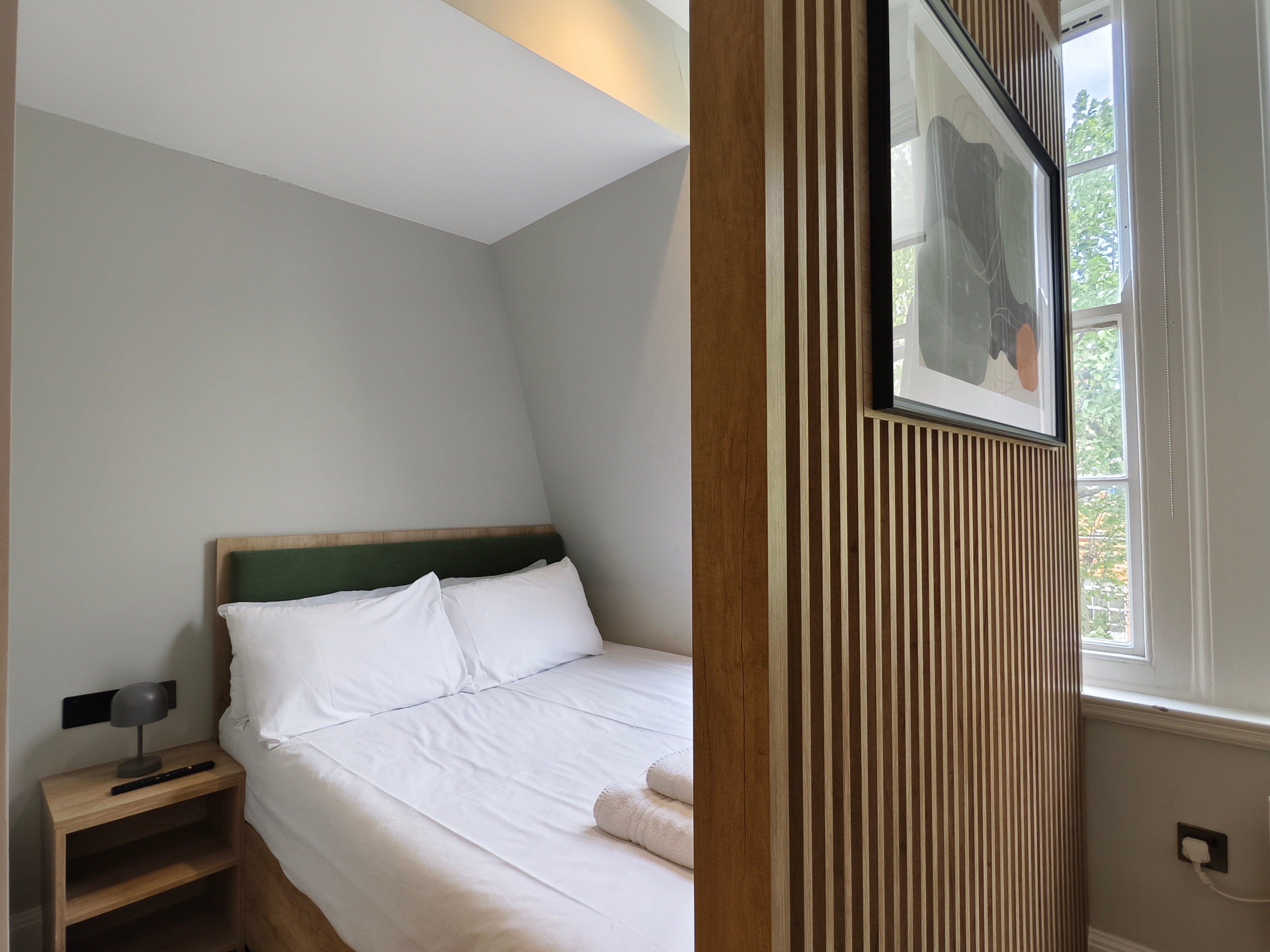 Flat Sloane Avenue in Greater London