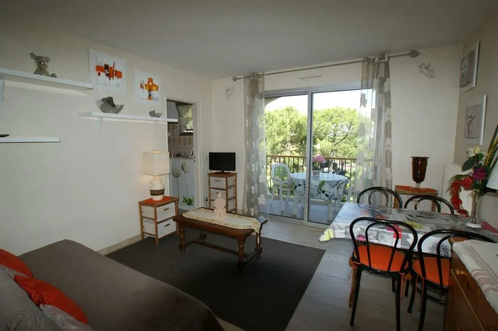 Appartement Avenue du Maréchal De Lattre de Tassigny à Mandelieu-la-Napoule