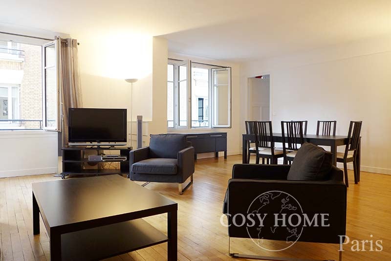 Flat Avenue Sainte-Foy in Neuilly-sur-Seine