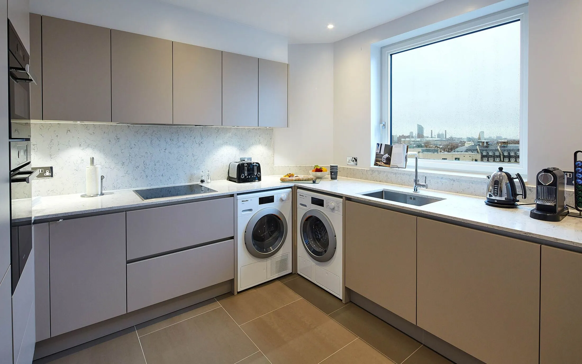 Flat Ashburn Place in Greater London