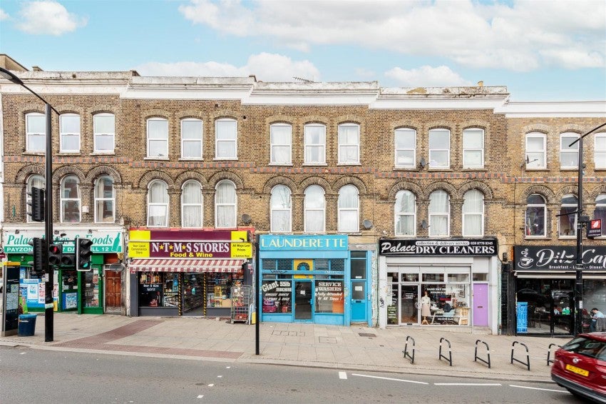 Flat Sydenham Road in Greater London