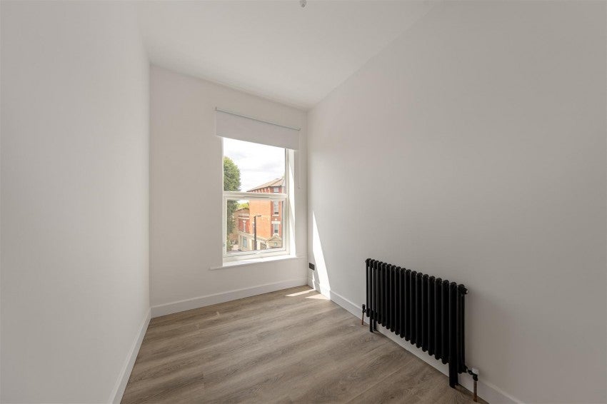 Flat Sydenham Road in Greater London