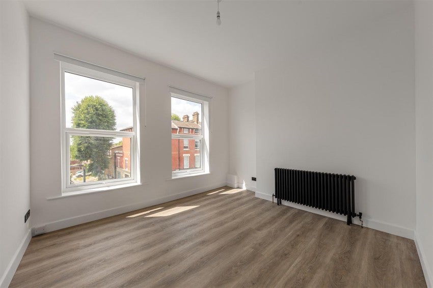 Flat Sydenham Road in Greater London