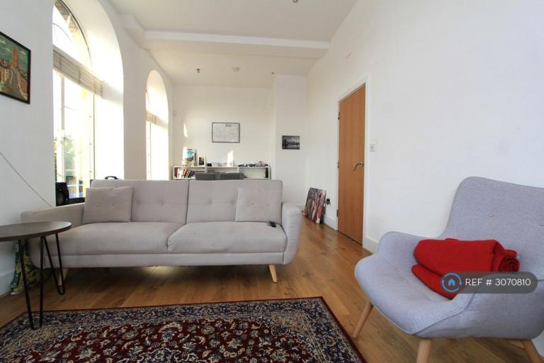 Room Vanbrugh Hill in Greater London