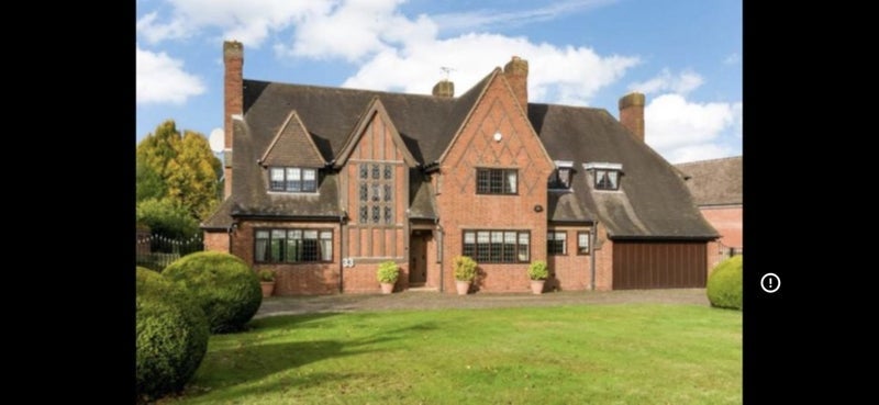 Flat Willow Crescent in Metropolitan Borough of Solihull