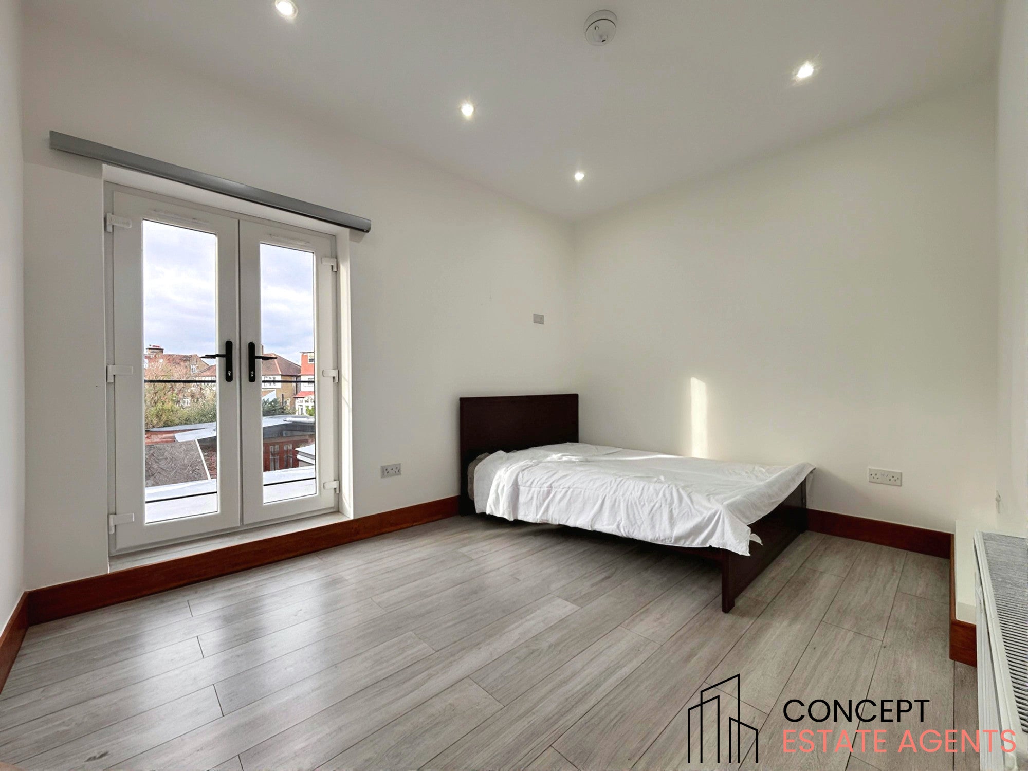 Flat Dorset Road in Greater London
