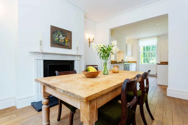 Flat St Catherine's Mews in Greater London