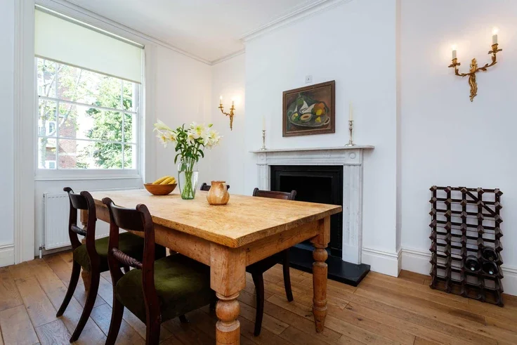 Flat St Catherine's Mews in Greater London