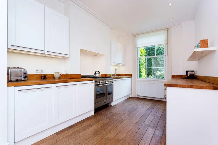 Flat St Catherine's Mews in Greater London
