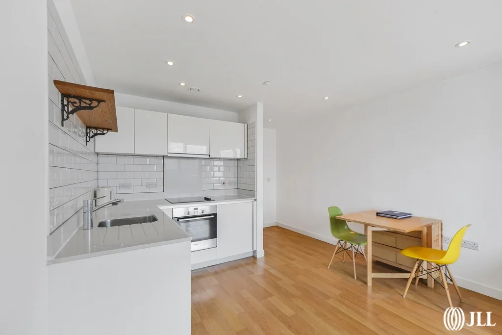 Flat Woodberry Grove in Greater London