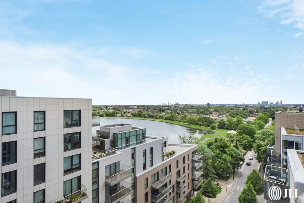 Flat Woodberry Grove in Greater London
